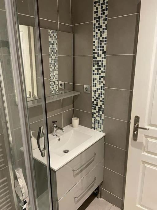 Appartement Chez Tricia Thorigny-sur-Marne Екстериор снимка